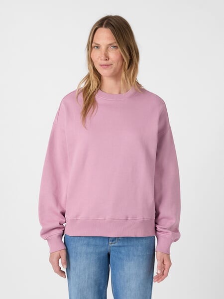Sweat-shirt pour femme Vieux rose, présenté sur un modèle