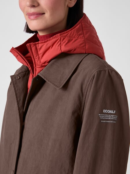 Dames-trenchcoat 2-in-1 met vest Bruin-rood, close-up