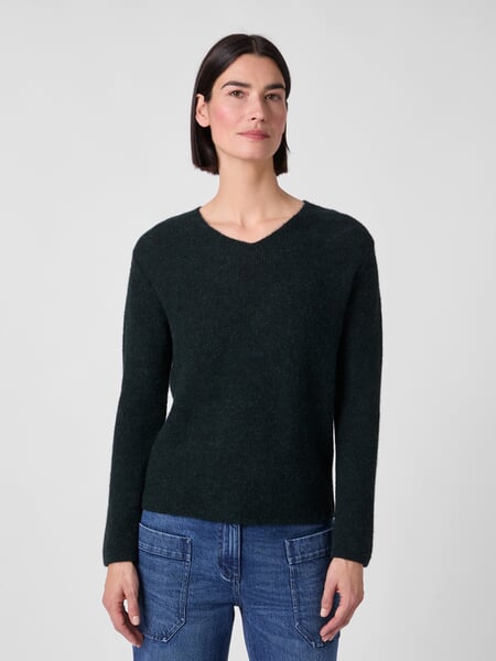 Pull en maille pour femme en baby alpaga Vert, présenté sur un modèle