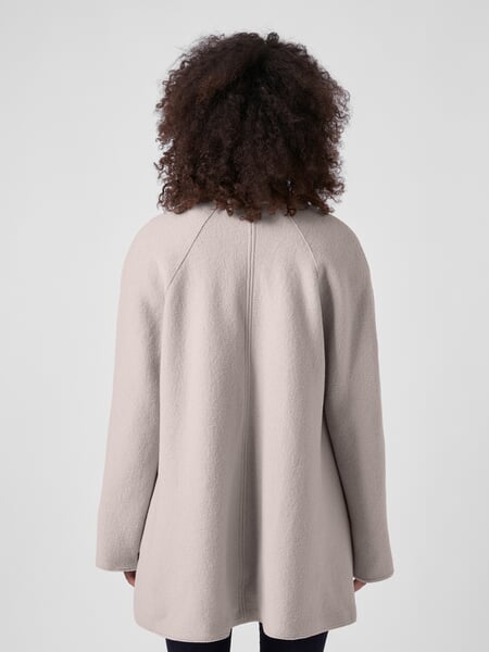 Manteau en laine pour femme Crème, présenté sur un modèle