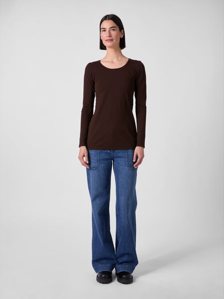 Women's Long-Sleeve Shirt Brown, presented on a model