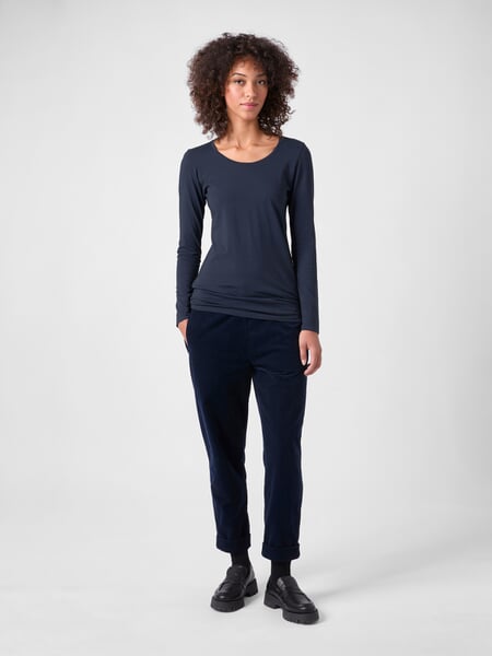 Damen-Langarmshirt Dunkelblau, Tragebild