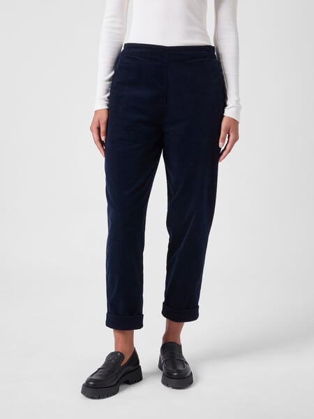 Damen-Cordhose Dunkelblau, Tragebild