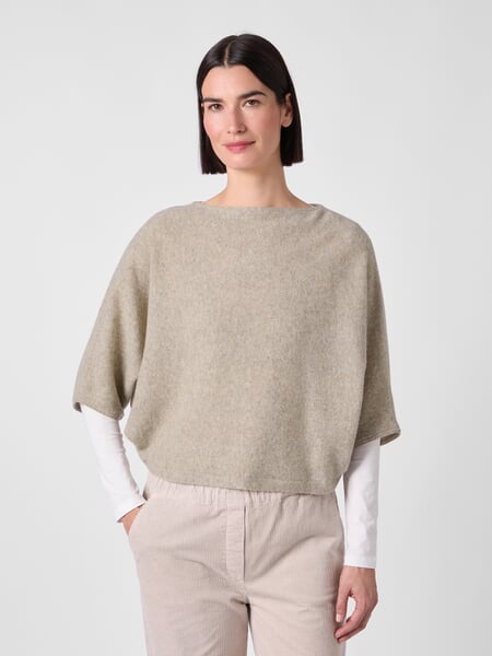 Cropped damestrui Cream, gepresenteerd op een model