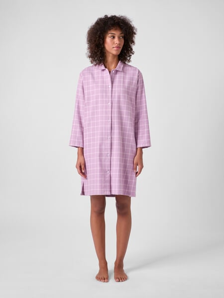 Damen-Nachthemd Flanell kariert Mauve, Tragebild