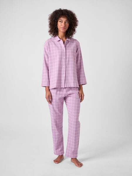 Damen-Flanellpyjama kariert Mauve, Tragebild