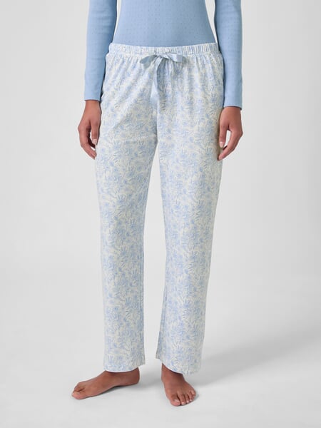 Damespyjama-broek met patroon Lichtblauw, gepresenteerd op een model