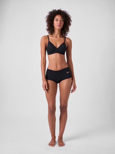Slip taille haute pour femme Noir, présenté sur un modèle