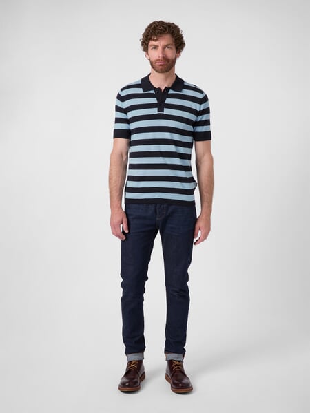 Herren-Strickpolo gestreift Navy-Bleu, Tragebild