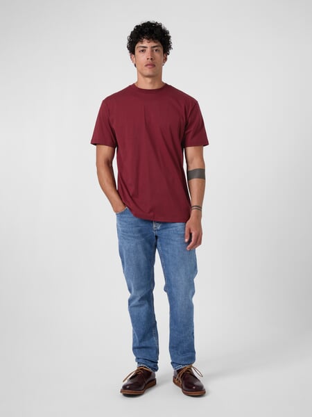 Herren-T-Shirt Baumwolle Dunkelrot, Tragebild