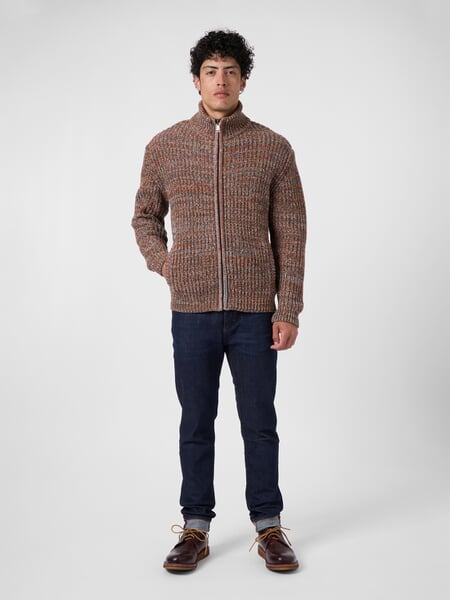 Herren-Strickjacke Rostmelange, Tragebild
