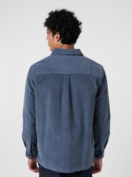 Surchemise en velours côtelé pour homme Bleu moyen, présenté sur un modèle