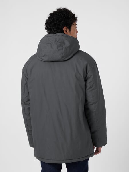 Herren-Winterparka Dunkelgrau, Tragebild