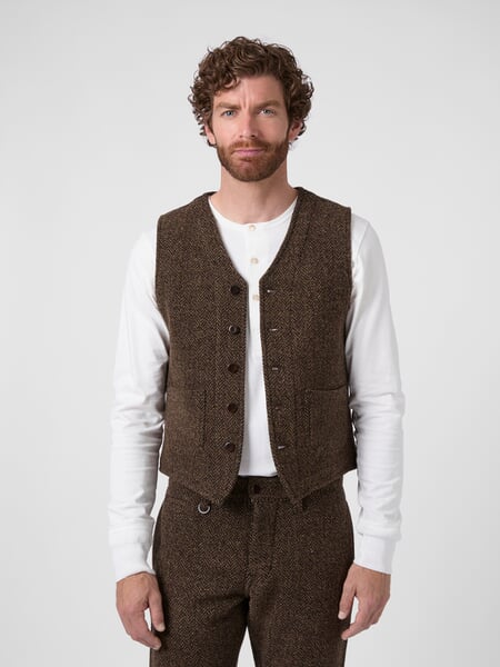 Herren-Surveyor-Vest Braun, Tragebild