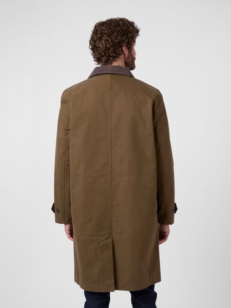 Manteau pour homme en coton Brun olive, présenté sur un modèle
