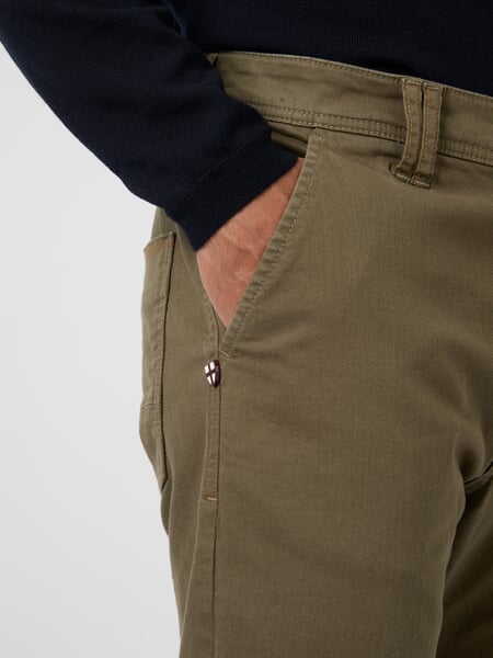 Pantalons chino pour hommes marron olive, vue détaillée