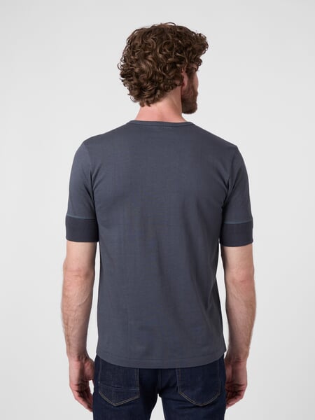 Herren-Henley-Shirt 2M07 Blaugrau, Tragebild