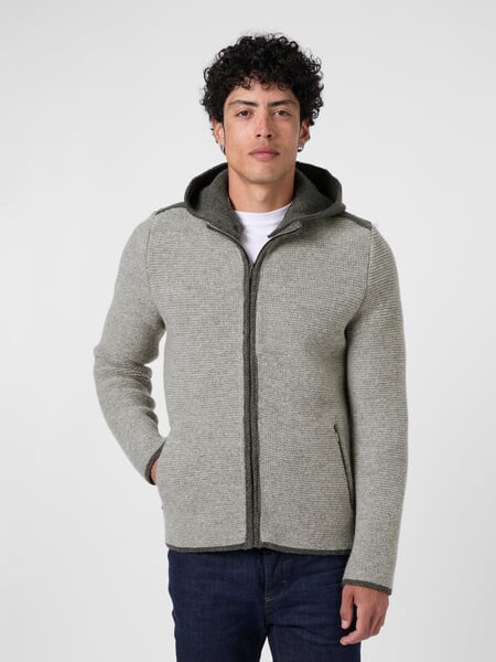 Herren-Strickjacke mit Kapuze Grau, Tragebild