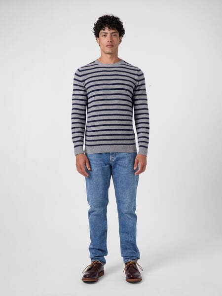 Herrenpullover geringelt Grau-Navy, Tragebild