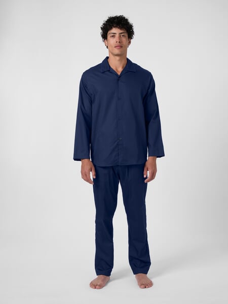 Herrenpyjama Baumwollsatin Blau, Tragebild