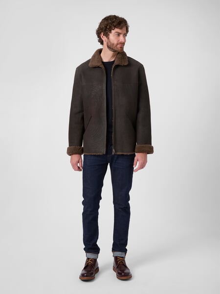 Herren-Lammfelljacke Dunkelbraun, Tragebild