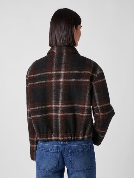 Damen-Kurzjacke kariert Braun, Tragebild