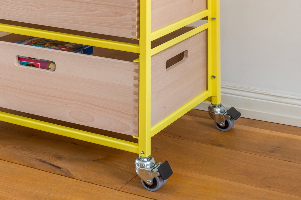 Makes you mobile: The STELLAGE system can be combined with the castors of the CONTAINER DS