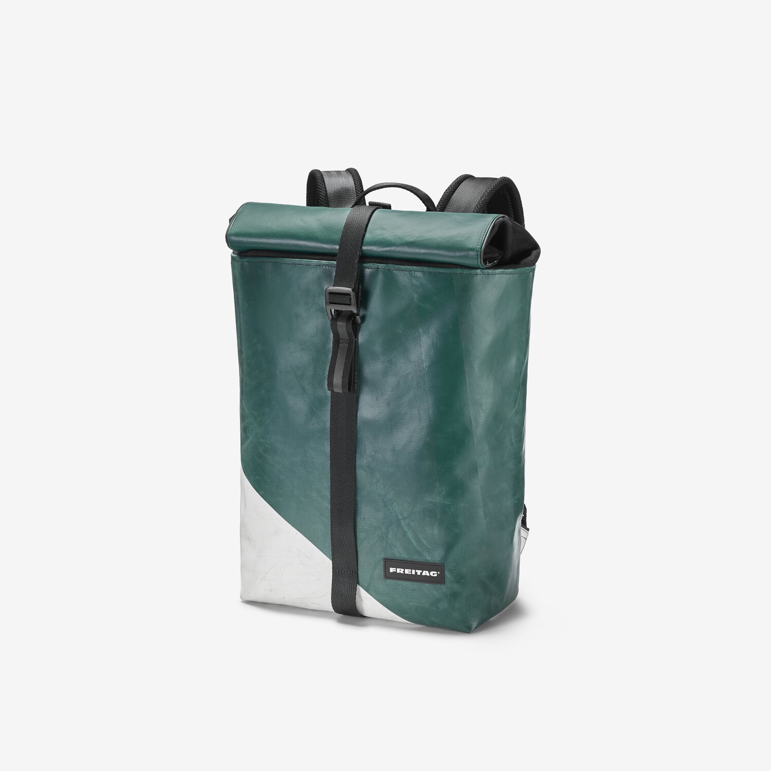 FREITAG legendäre Taschen aus alten LKWPlanen MAGAZIN