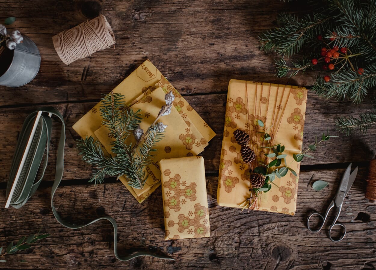 Wrap gifts sustainably