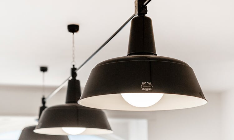 Hochwertige Deckenleuchten kaufen | Manufactum