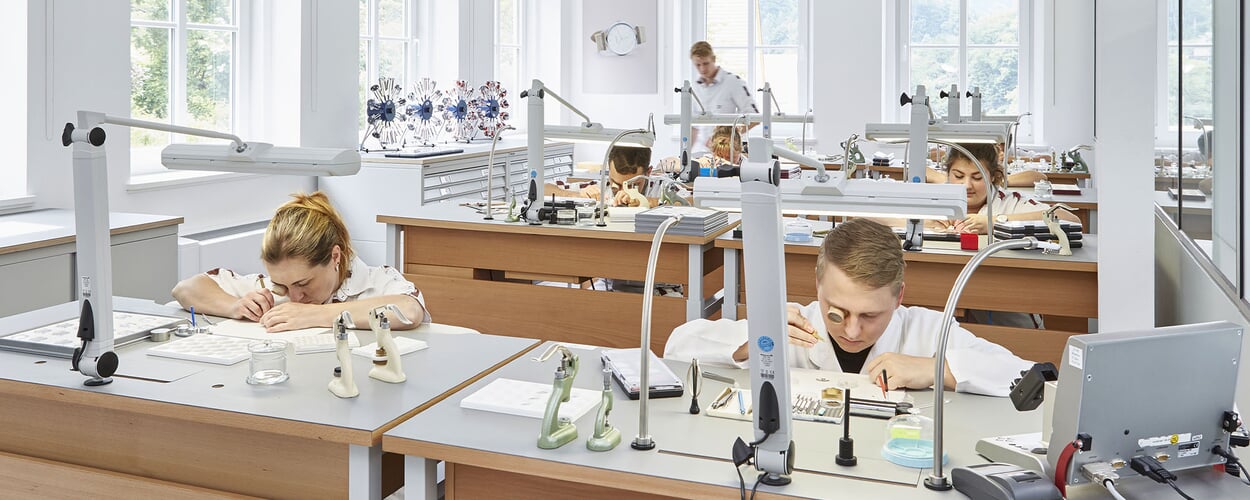 Handgeferetigte Armbanduhren von Nomos Glashütte