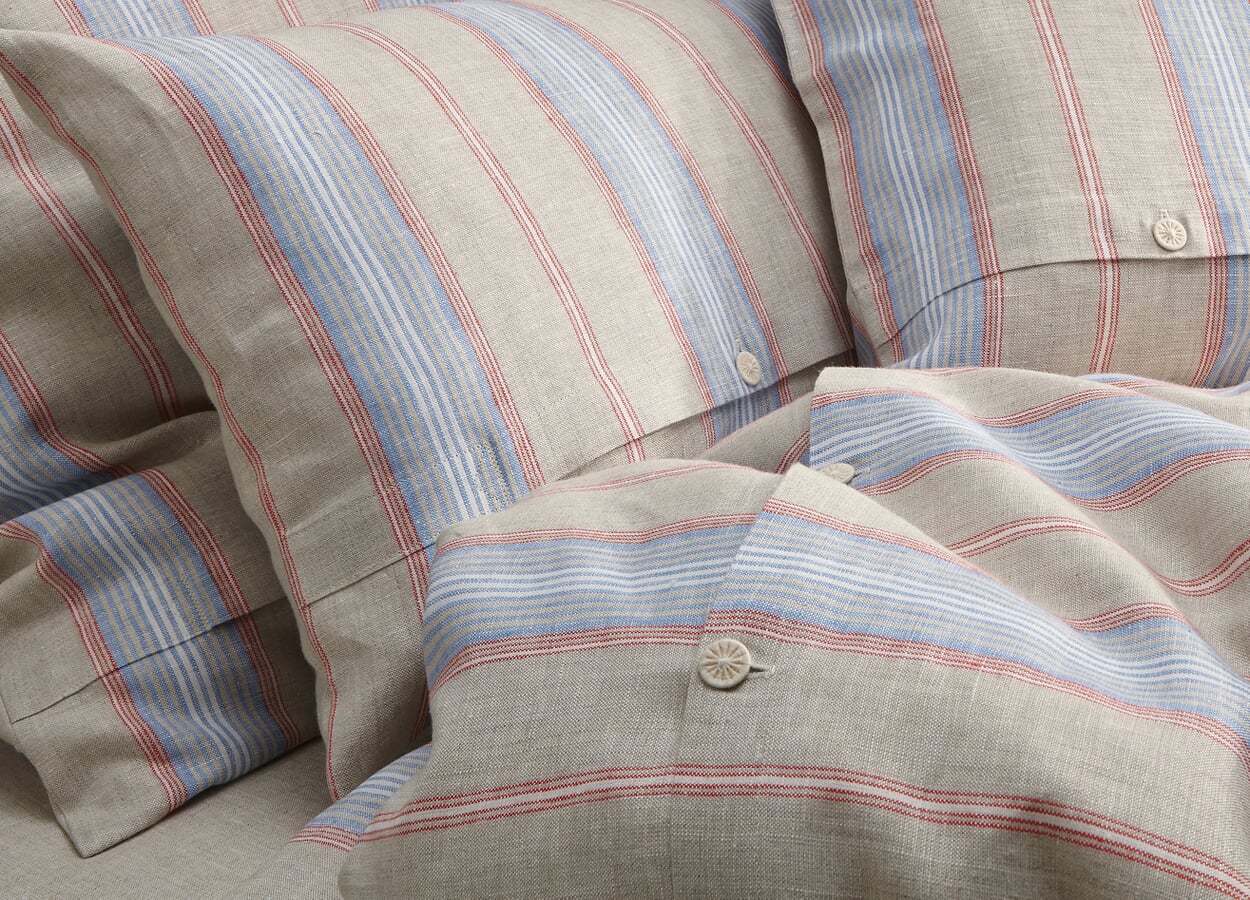 Linen bedding