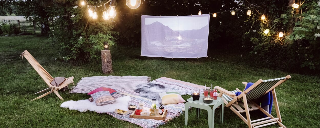 Outdoorkinoabend im Garten