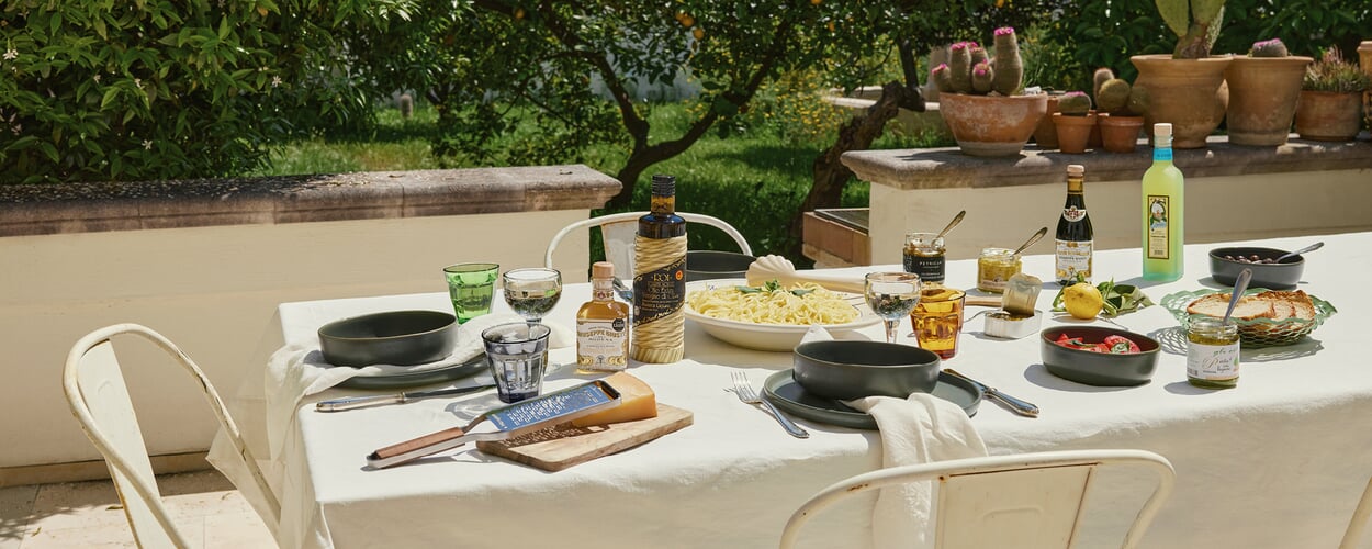 Table setting in Apulia