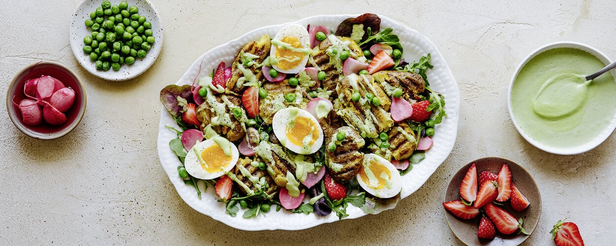 Salade de pommes de terre croustillante avec vinaigrette aux petits pois
