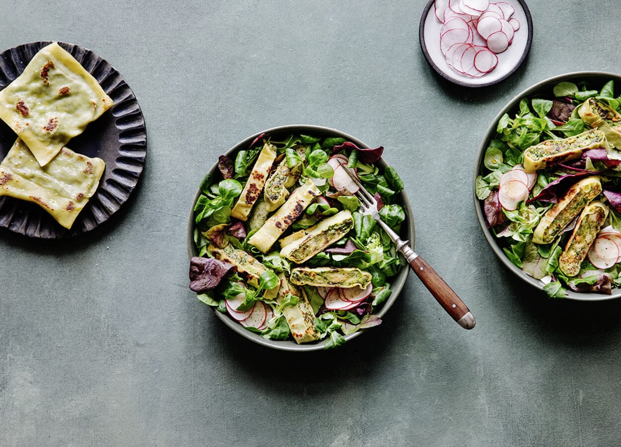 Wild garlic Maulpockets with salad