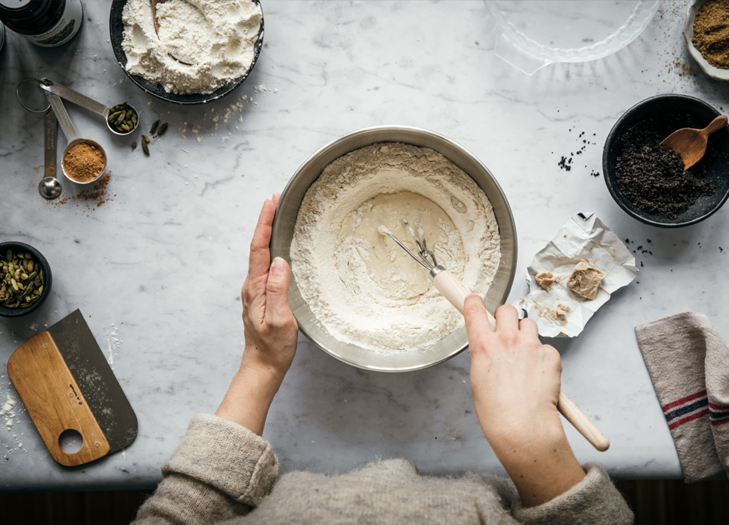 Yeast poppy seed buns | Manufactum