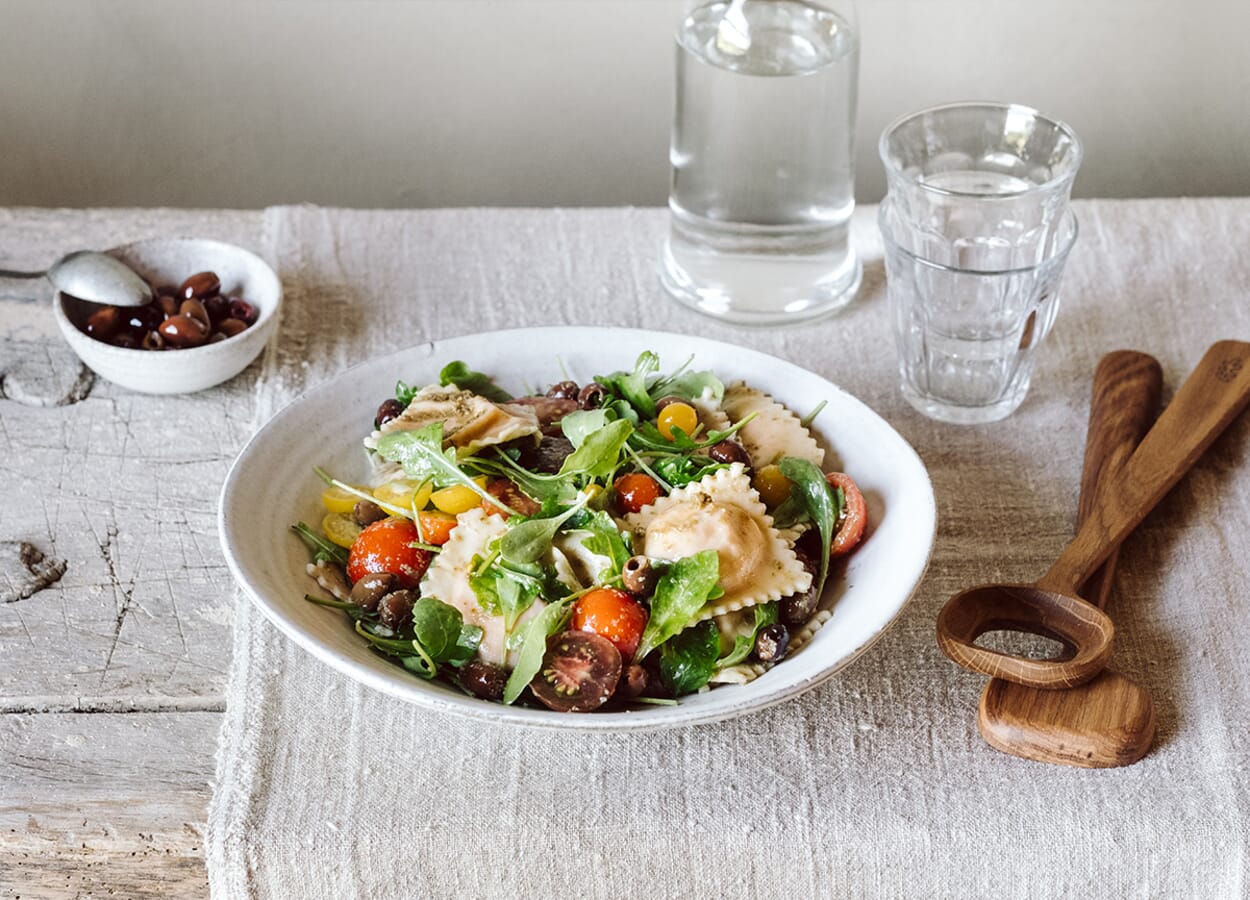 Mediterraner Ravioli-Salat