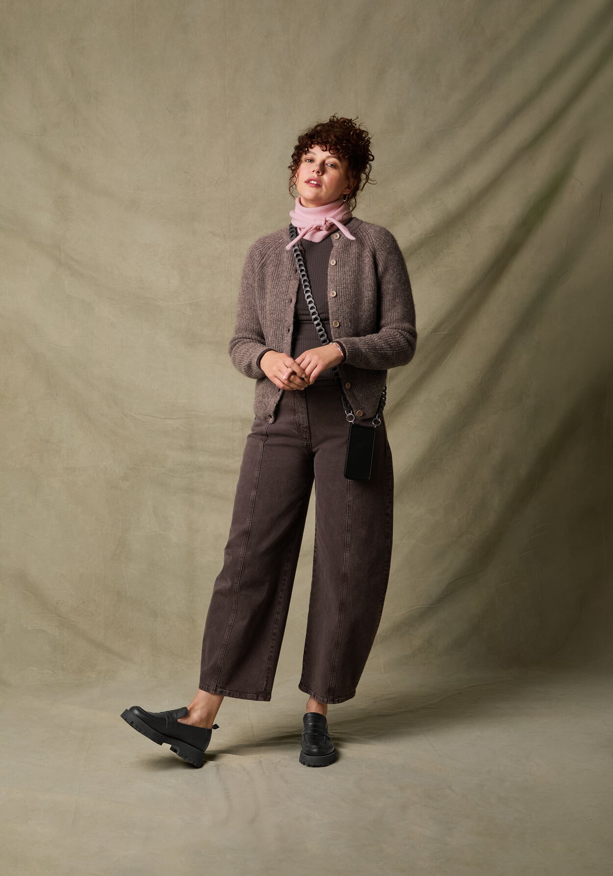 Model in Herbstoutfit