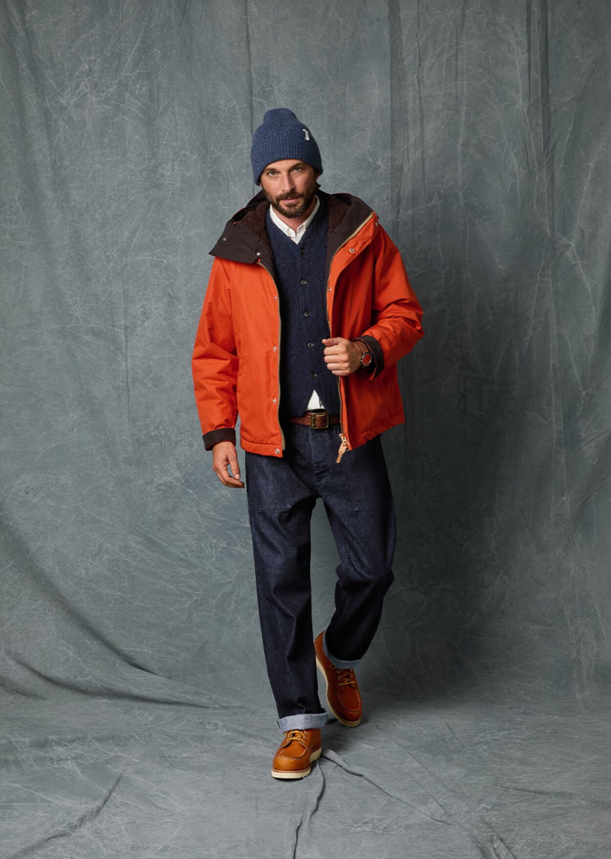 Model im Herbstoutfit