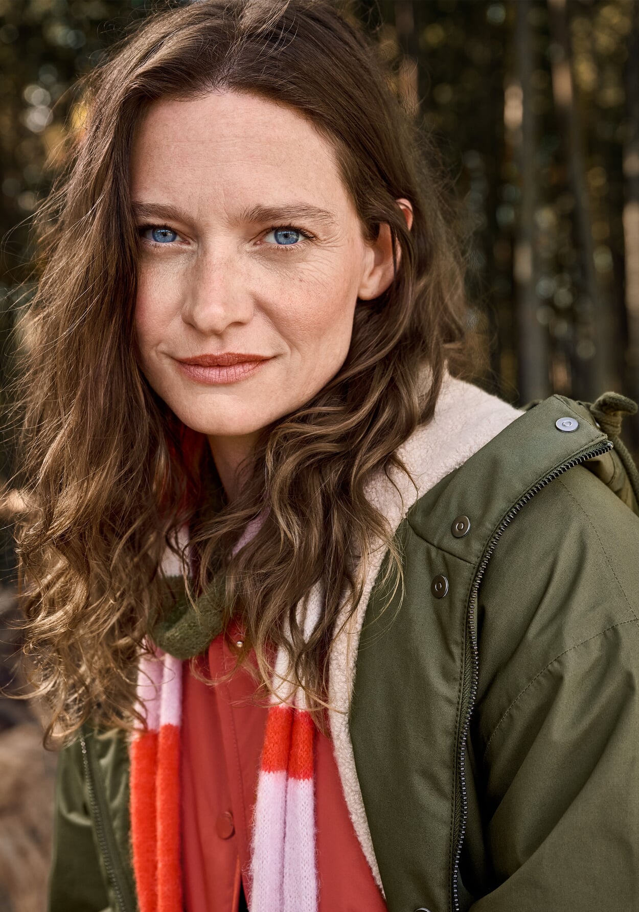 Model in Herbstoutfit