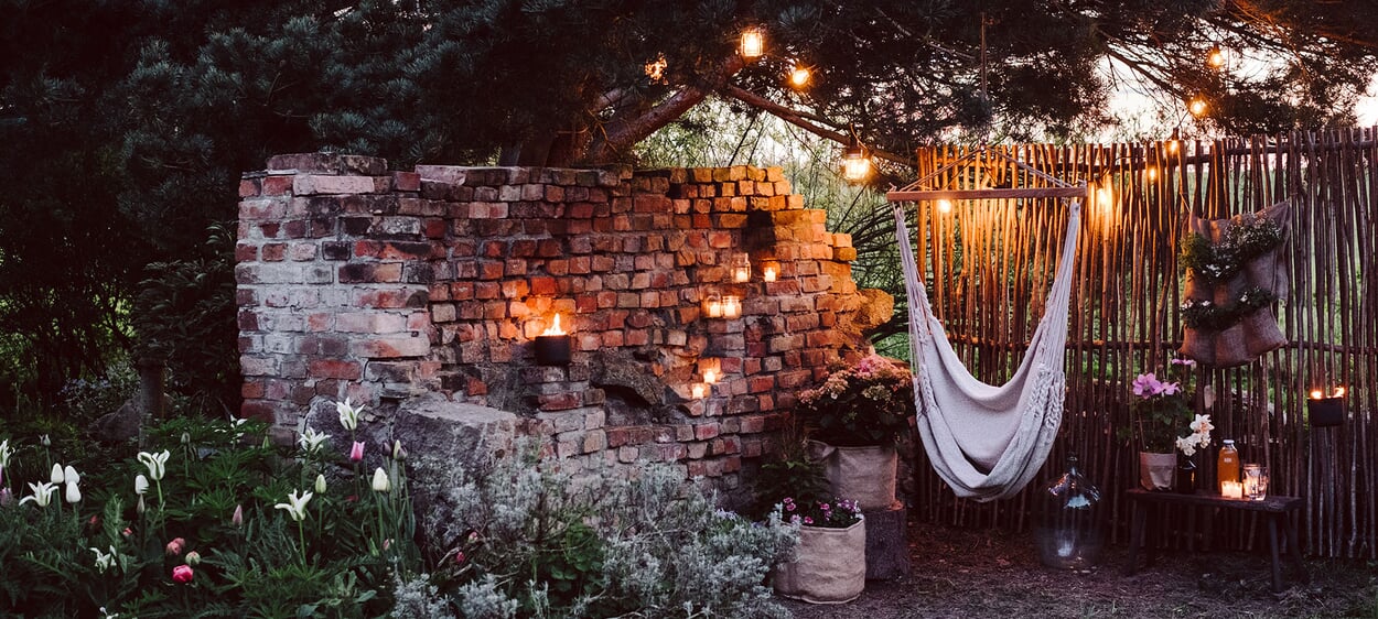 Atmospheric garden lighting