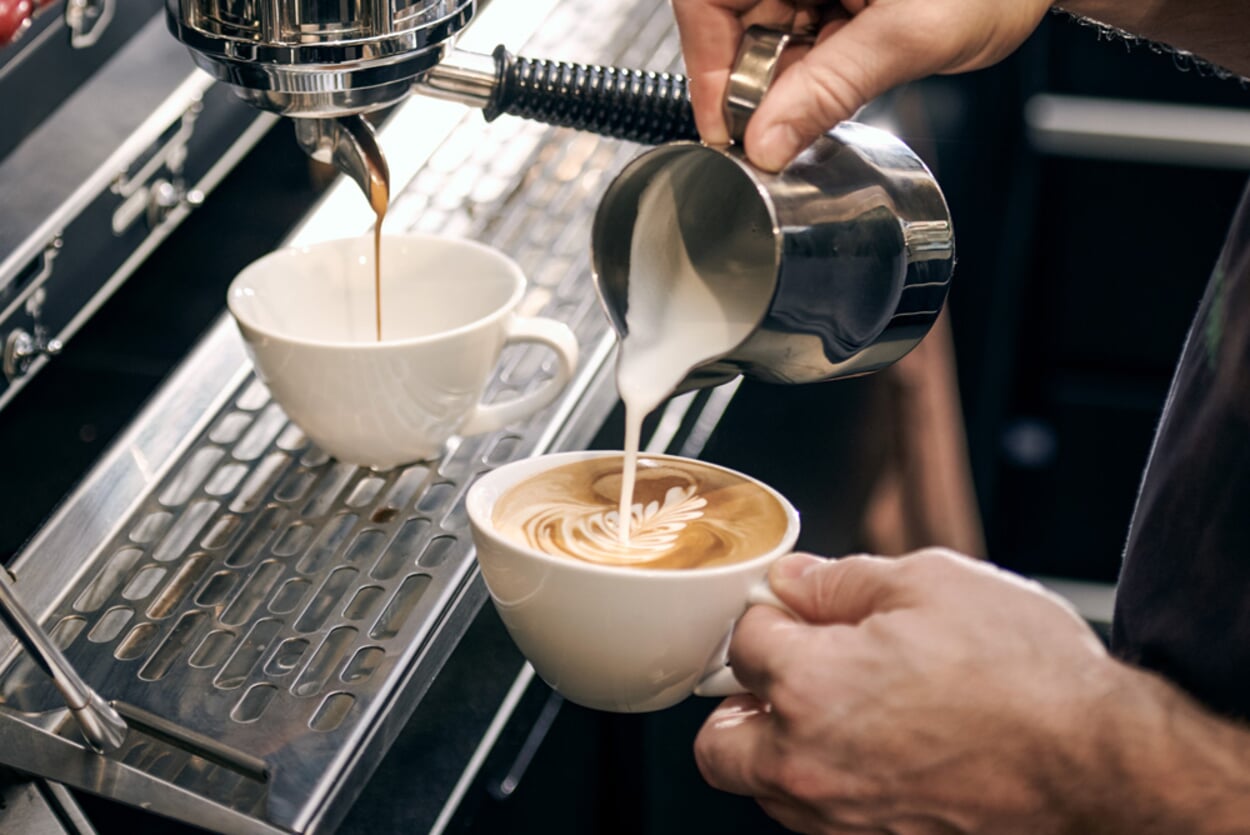 Cappuccino en préparation chez Manufactum Gastronomie