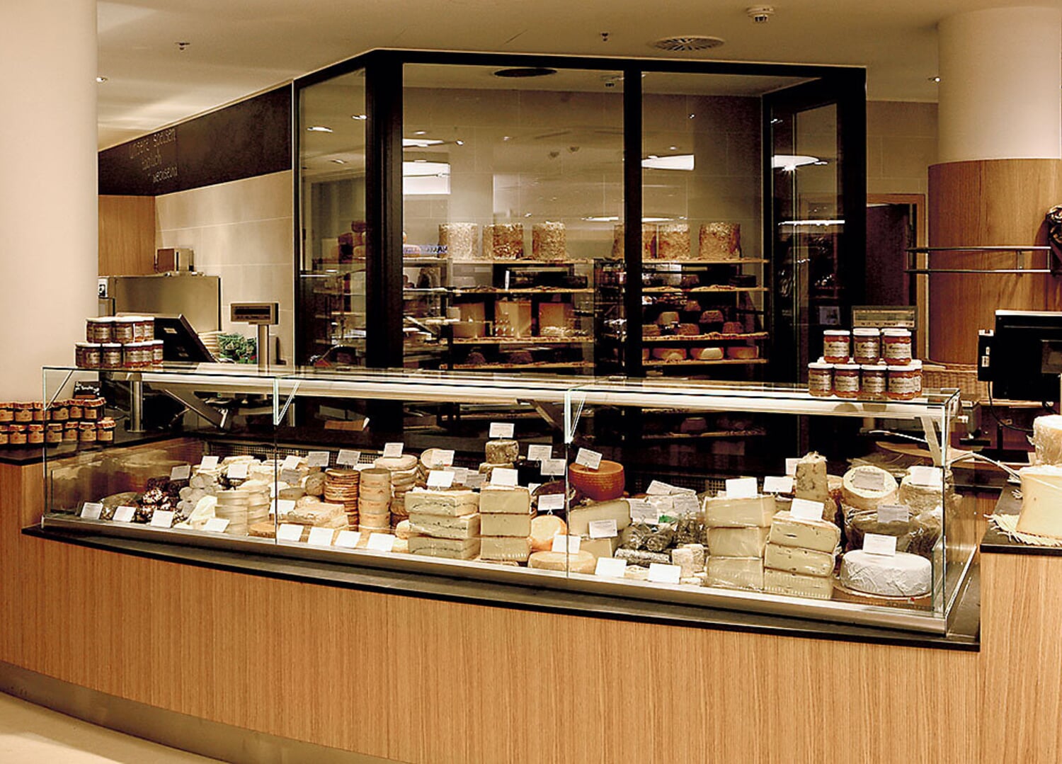 Manufactum Warenhaus und Brot & Butter im Frankfurter Opernturm
