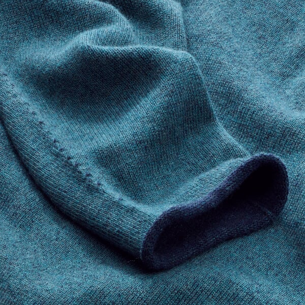 Herrenpullover Merinowolle Grünblau, Detailsicht