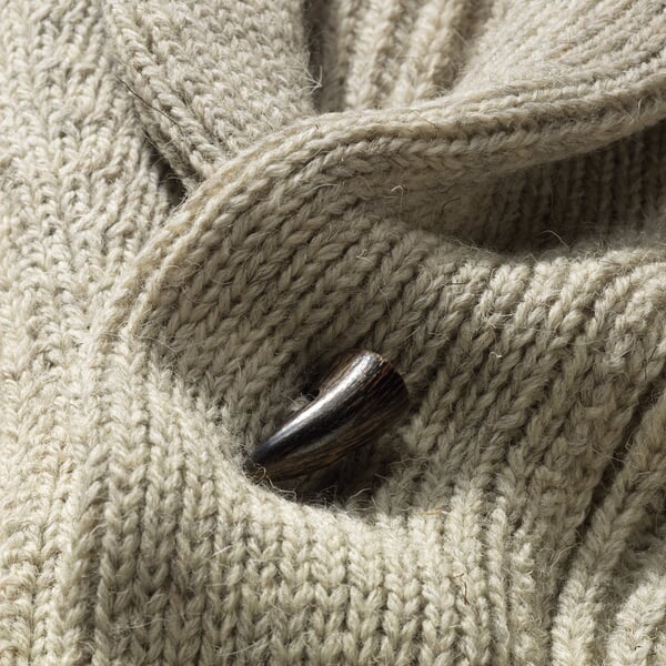 Black Sheep Cardigan Natur-Hell-Melange, Detailsicht