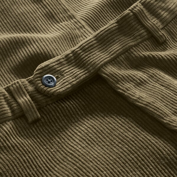 Cordhose Oliv