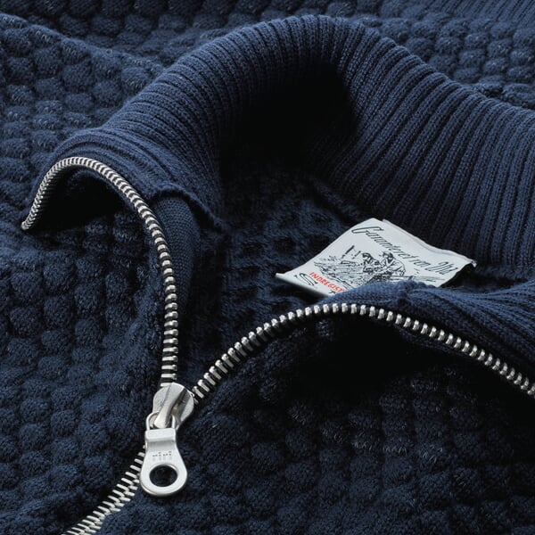 Herren-Strickjacke Navy, Detailsicht
