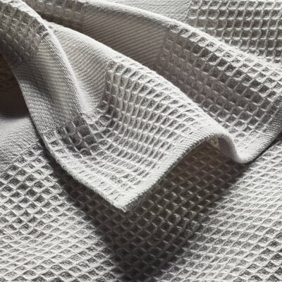 https://assets.manufactum.de/p/089/089004/89004_02.jpg/guest-towel-waffle-pique-half-linen.jpg?profile=opengraph_mf