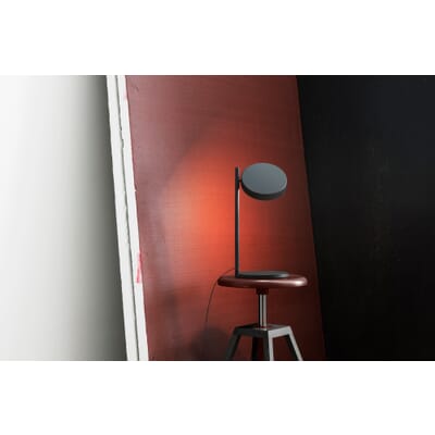 Stand for magnetic lamp